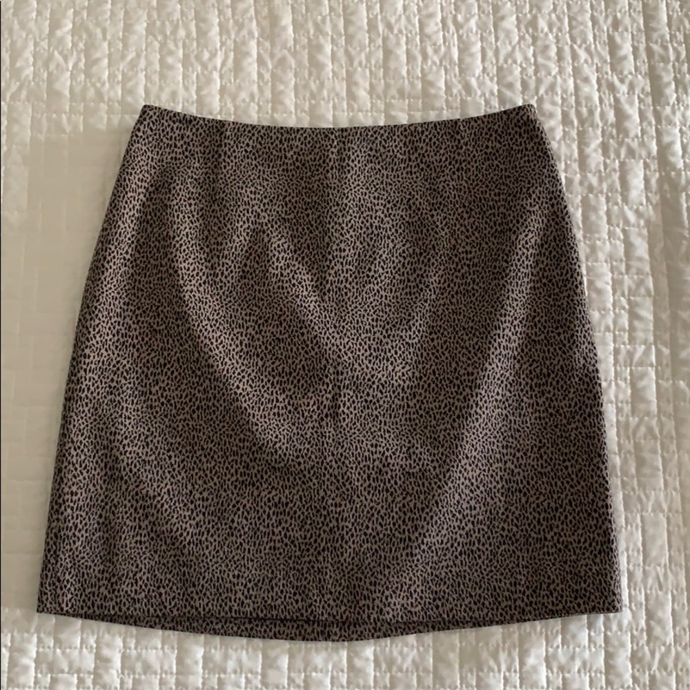 Tahari leopard print skirt